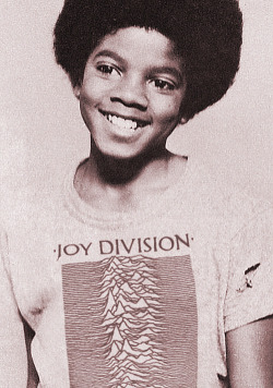 play-the-game:  The fact Mj liked Joy Division