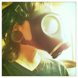 ohhellokelsey:  Farm adventuring + gas mask