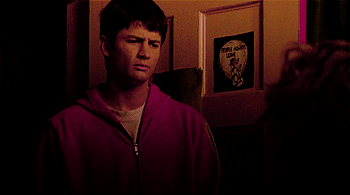 Nathan: O amor é uma merda.Peyton: Nathan..Nathan: Pense sobre isso. Dan e Karen,