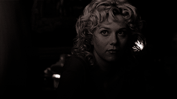 Nathan: O amor é uma merda.Peyton: Nathan..Nathan: Pense sobre isso. Dan e Karen,