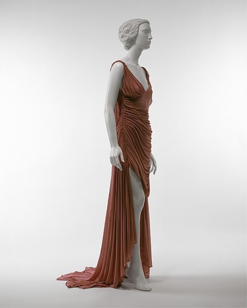 Gucci by Tom Ford. Spring / Summer 2003. (via The Metropolitan Museum of Art - Dress)