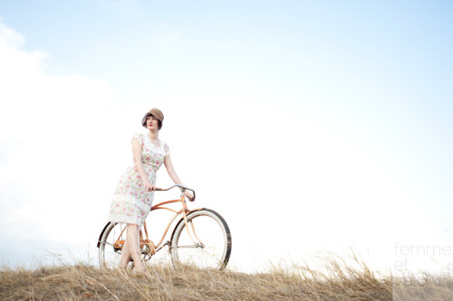 femmeetvelo:
“ Model: Amelia Foxtrot
Photographer: Mike Andrick
Stylist: Shari Gerstenberger (of Charm School Vintage)
Bicycle: 1930s Huffy Cruiser
Clothing available for purchase at Charm School Vintage in Austin, Texas.
”