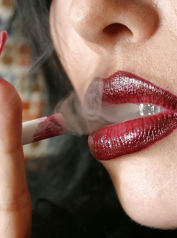 lesbilicious:  ‘Sure honey’ she drawled, ‘call me anytime’