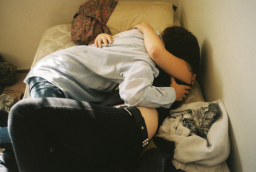 justdream12:  Sabe.. eu tava imaginando como deve ser dormir e acordar com você.
