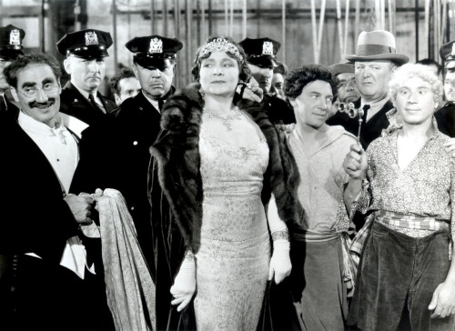 reckless-recluse:queerliness:I love Margaret Dumont. Tall ladies do excite me so.(the MB were pretty