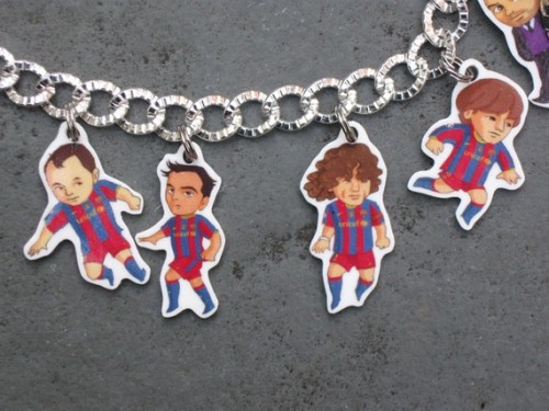 Super cute! I want one football-addict: FC Barcelona bracelet