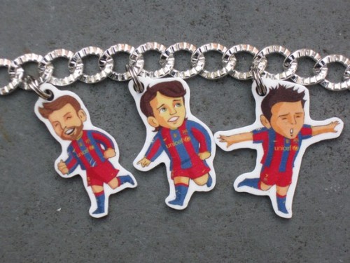 Super cute! I want one football-addict: FC Barcelona bracelet