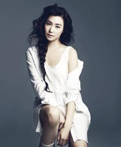 fanny07fanny:  COSMOPOLITAN Photo! Tiffany Hwang(: