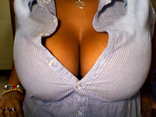 thischocolatecandy:  business casual ;) 