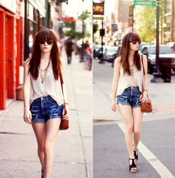 the-paperloves:  LOOKBOOK.nu: collective fashion consciousness. on We Heart It. http://weheartit.com/entry/10583991 