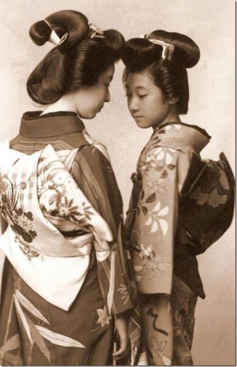 pinto: 写真で見るニッポン。19世紀ごろの舞妓さんたち -ぱるぷんてにゅーす