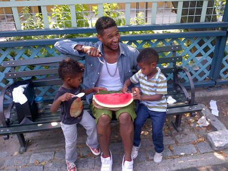 @bossip asked readers to caption the photo (above) of @UsherRaymondIV and adorable sons, Usher V and Naviyd :
“  If you can’t coon with Daddy, who can you coon with :: Kanye shrug :: ?
”
Laughin.My.Ass.Off It was the best I could do on such short...