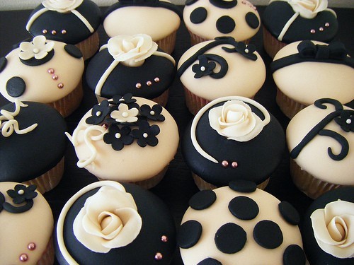 Laced in Weddings — Elegant Cupcake Ideas