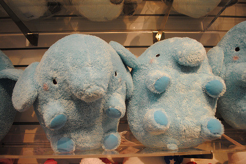 jackiechang:  thesampark:  WAH! I got this for my mom on mother’s day 2 years ago :D   LASKGJLAKJGSLASK I want one, omg. Too cute *____* 
