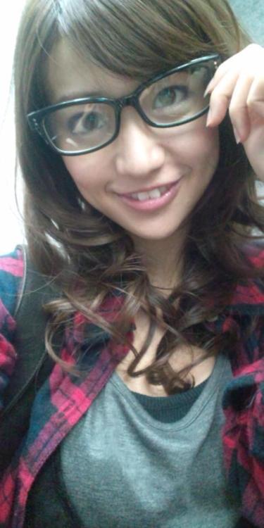 nakajimarisha: Love my bb in specs.  &lt;3~