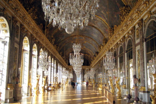 my18thcenturysource: Galerie des Glaces or gallery of the Mirrors, Palais de Versailles. Constructio