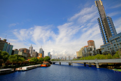 wattooo:  What if the yarra, were blue?  reblog it please :) helps a lot