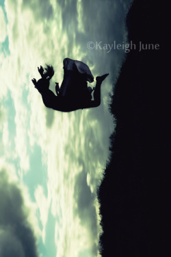 wolfdancer:  lornadune:  The Fall by *KayleighJune  wolfdancer:- Learning to fly 