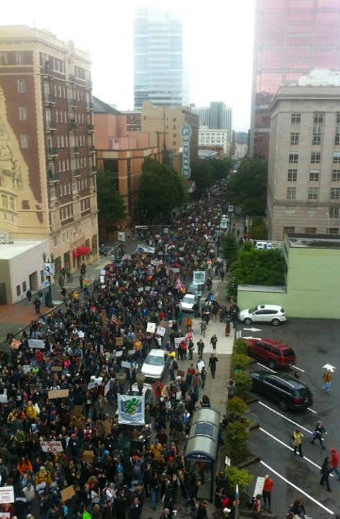 wilwheaton: kateoplis: The estimated crowd for today’s Occupy Portland was around 10,000. Port