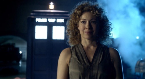 Sex River Song steals the TARDIS... pictures