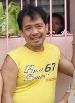 peecharrific:  the-absolute-best-posts:  dayanatuna:  My friend’s father has been reported missing since October 03,2011 in Karumba, Australia.  If any of you have seen him or any info about his whereabouts, don’t hesitate to message me here or