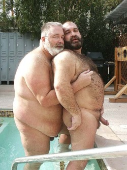 seanzlkn4adad:  Would Love to be at a Pool Party with these Fat Daddies! megabaerchen:  kindabear:  hunghairybear:  Nice furry man and tasty looking dick.  Both so hot  Das ist ja eine sehr geile 🐷!! 👍😜😎💦💦 