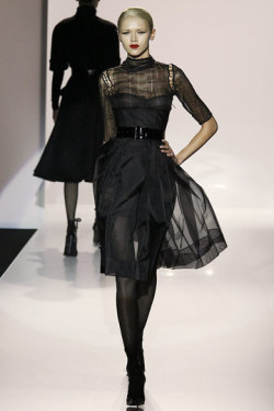 Hilary-C:  Jasper Conran Ready-To-Wear Fall 2009 I Really Like This! So Feminine