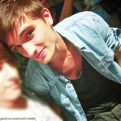 itsathewantedthing:  WELL HELLO THOMAS.  holymoly! 