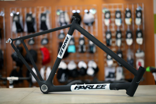 cycleboredom: Sick matte black Parlee Z5. I like this, a lot. Via: @AboveCategory