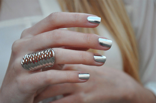 cheeseparty: this nail polish is really cool looking. Cute! I think that&rsquo;s nail foil&h