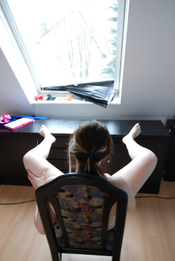 slutsilke:  Masturbating behind the open window - that’s a pleasure to me 