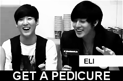strawberry-taffy:  jinnypenguin:  get my hair did ^^^ eli you’re cute…xD  psh kevin’s only laughing coz he does all of that already 
