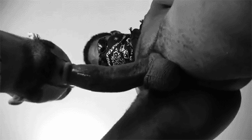 stormothcent:  hollaback91:  Suck my dick bitch !!!!  DAM I LUV THIS, & LOOK @ DAT AZZ 