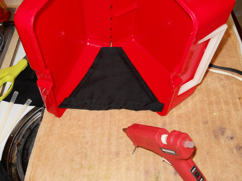 3rror:  r3wr11tt3n:  bl1ndx3no:  secret-soup:  Lunchtop purse for cosplay! Fabric