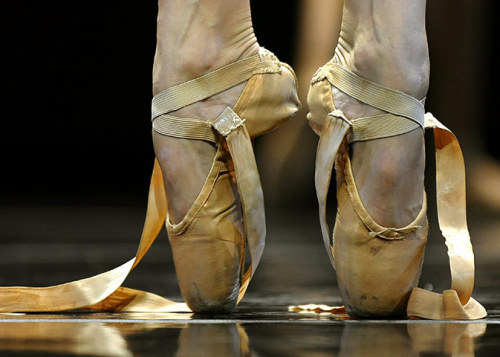 XXX whatstheenpointe:  en pointe  photo