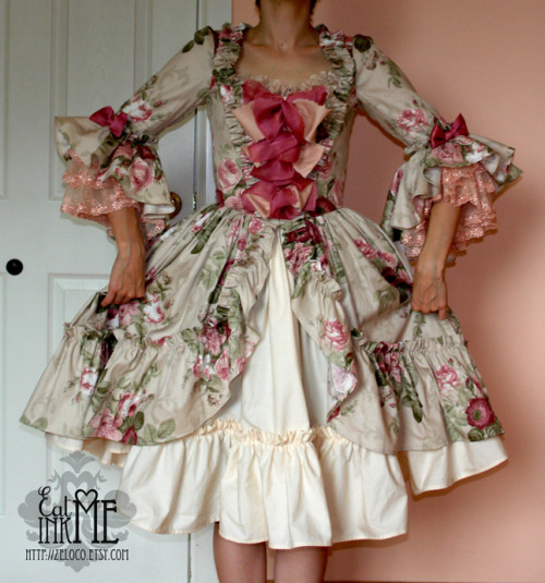 eatmeinkme:Rococo lolita dress. Commission work.