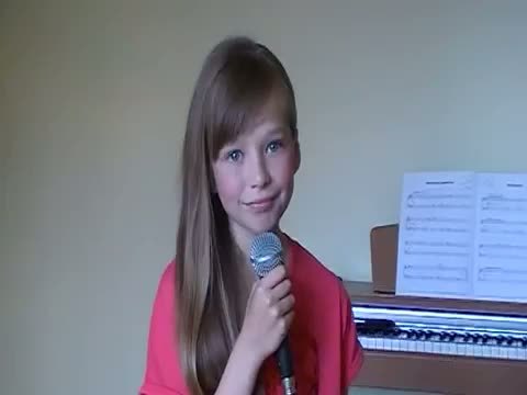 tedio-fome-e-preguica:  Connie Talbot - Rolling in the Deep (Adele cover) 