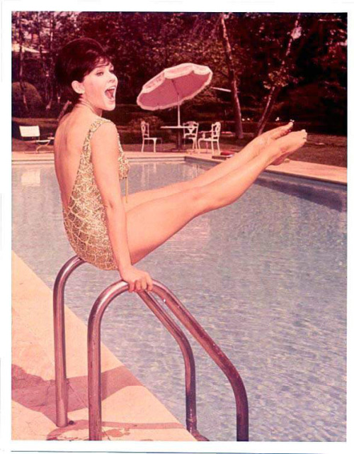 retrogasm:Yvonne Craig