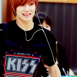 u-kiseu:  Taemin’s airport fashion requested by : unspoken-steph 