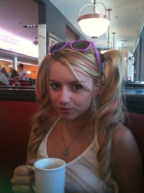 lexibelle-picfanclub:  Lexi Belle 