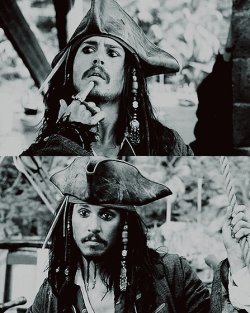 Só existem dois motivos para alguém se preocupar com você: ou ela te ama muito, ou voce tem algo que ela queira muito. Jack Sparrow.