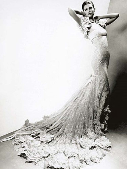 badactresswithbadhabits: Valentino Spring 2011 Haute Couture