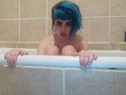 mollysoda:  Tubgurl.gif 