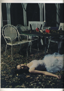 niteostyle:  The Face April 1999 “Swoon” by Mario Sorrenti with Hailynn Cohen, Noot Sear, Malgosia Bela &amp; Angela Lindvall