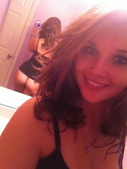 hotselfshots:  thegirlcrushing:  Submitted by http://discodown.tumblr.com/   Great