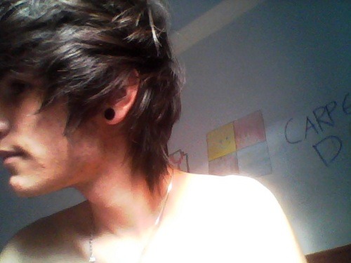  E quando você vê as pessoas do tumblr que se dizem feias…você percebe que é um:  Ai abençoa   perto desses ai eu pareço o capeta. 