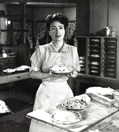 Joan Crawford in Mildred Pierce, 1945