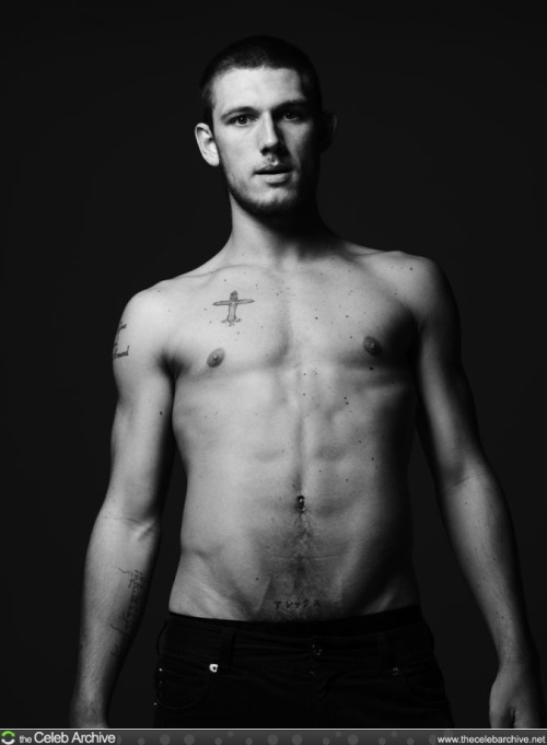 Alex Pettyfer 