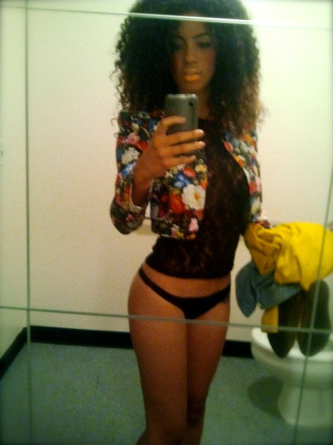 ultimatebeauties:  thehomiesantini ultimatebeauties.tumblr.com 
