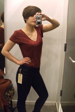 katedamnitrun:  Me in the changing rooms in H&M todayÂ 